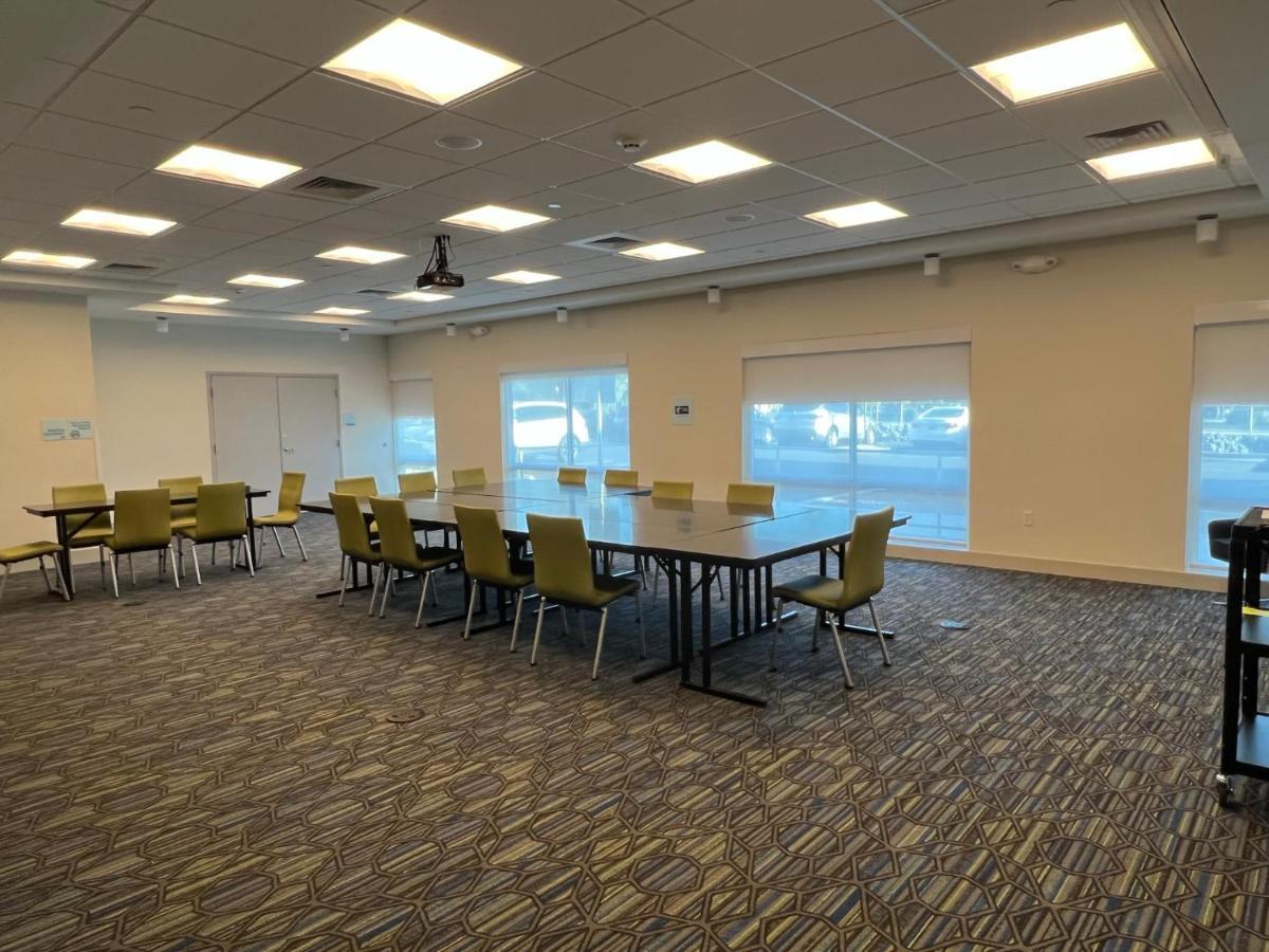 Holiday Inn Express & Suites - Ukiah By Ihg Eksteriør bilde