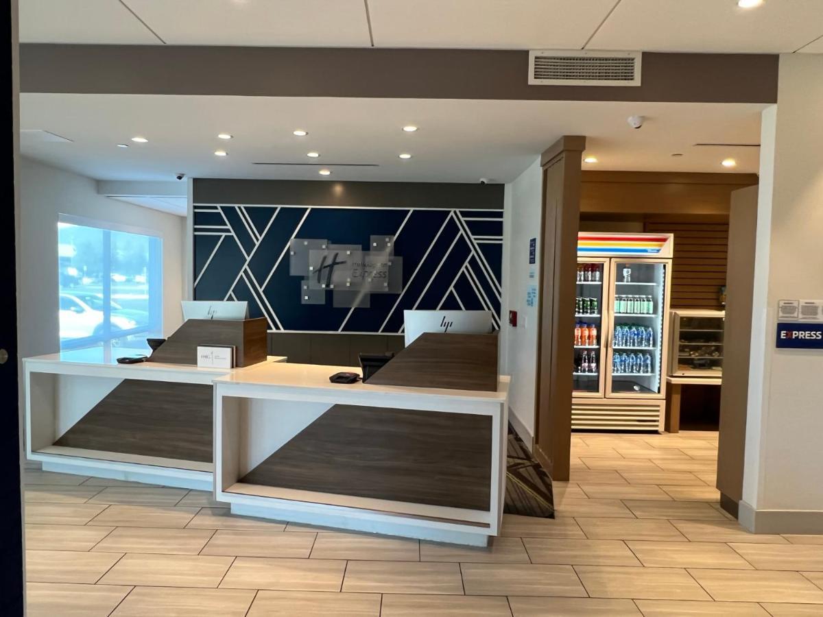 Holiday Inn Express & Suites - Ukiah By Ihg Eksteriør bilde