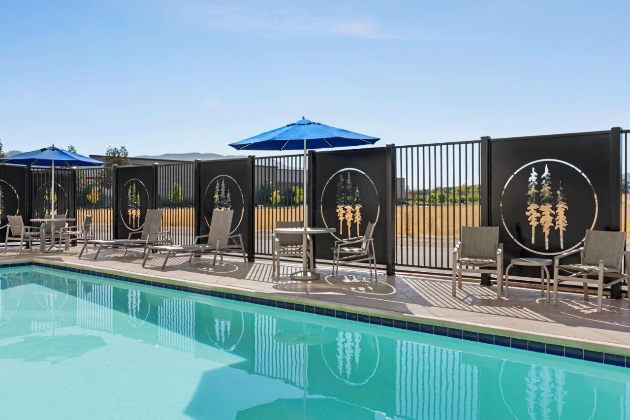 Holiday Inn Express & Suites - Ukiah By Ihg Eksteriør bilde